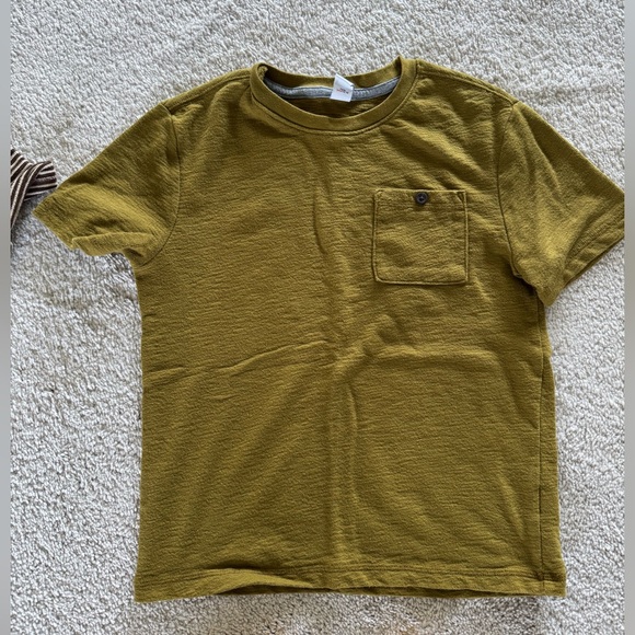 Lot of 4 T-Shirts, Boys Size Medium/8, old navy & gap, NWT, NWOT & EUC - Picture 3 of 5